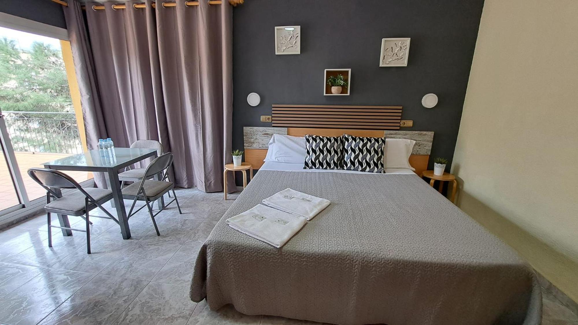 Hotel Rodsan Suizo Кастельдефельс Экстерьер фото
